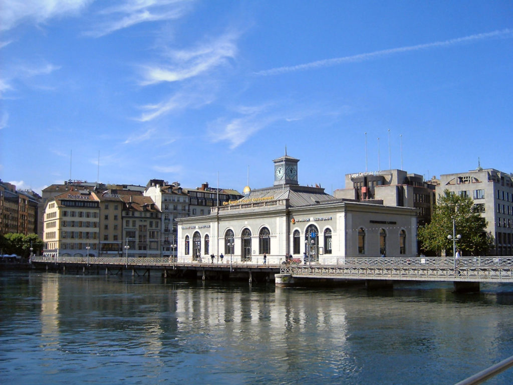 bâtiment du pont de la machine à Genève