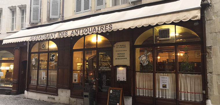 façade du restaurant des antiquaires à genève