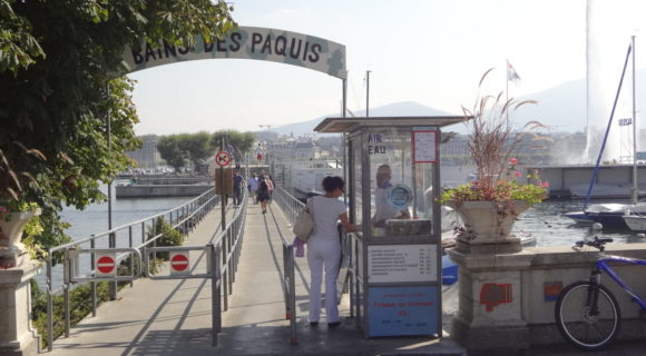 Entrée des bains des paquis à Genève