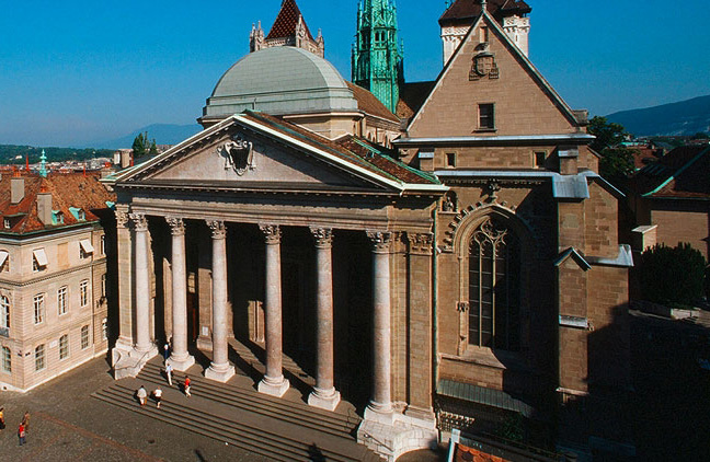 Vue aérienne sur la Cathédrale Saint Pierre de Genève 