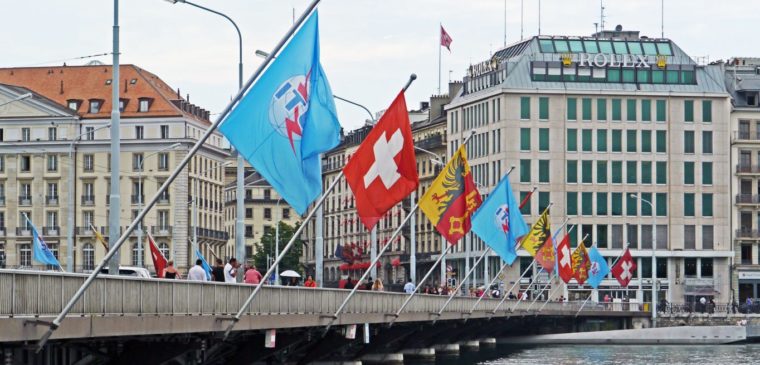 Vue sur le pont du mont blanc à genève