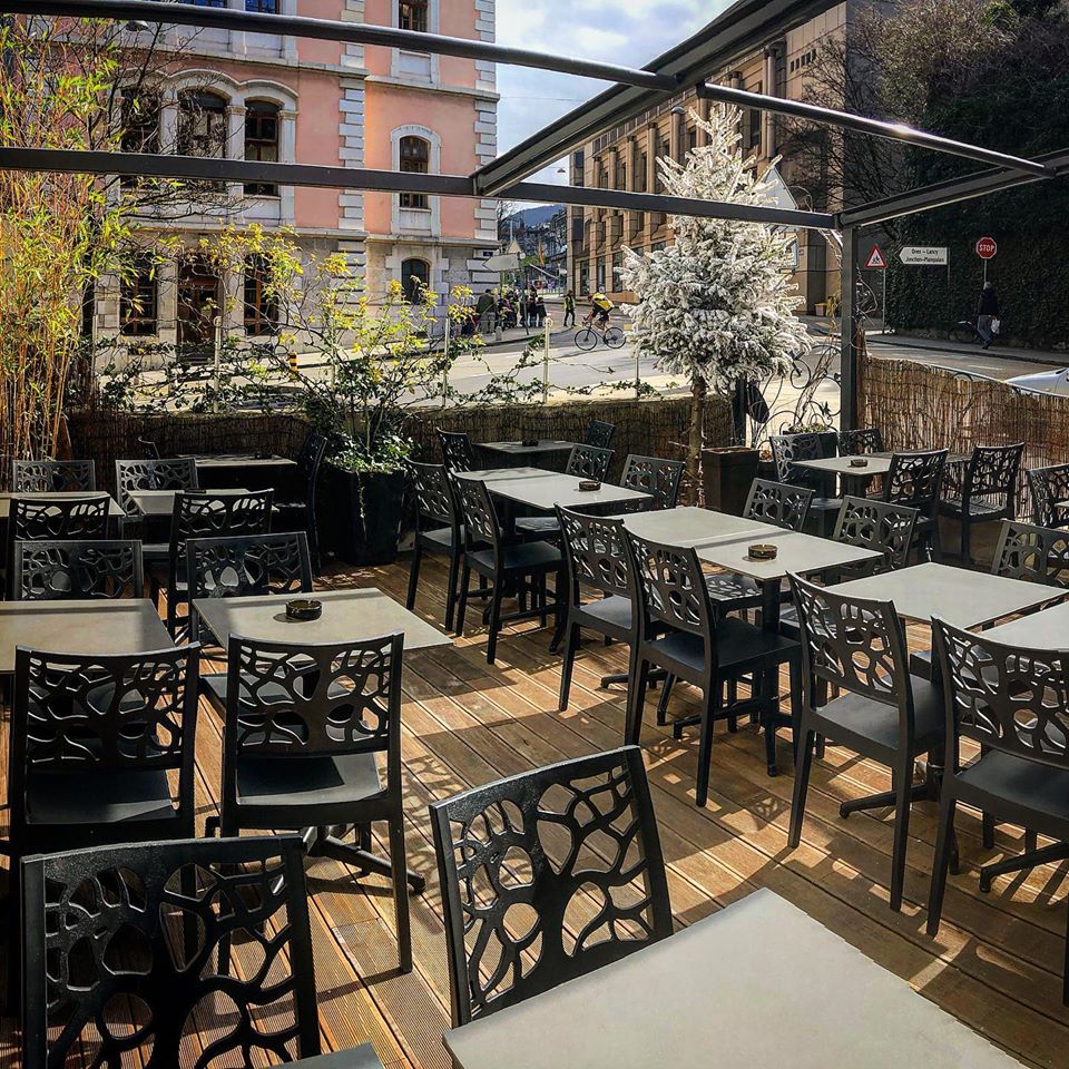 grande terrasse au véranda café genève