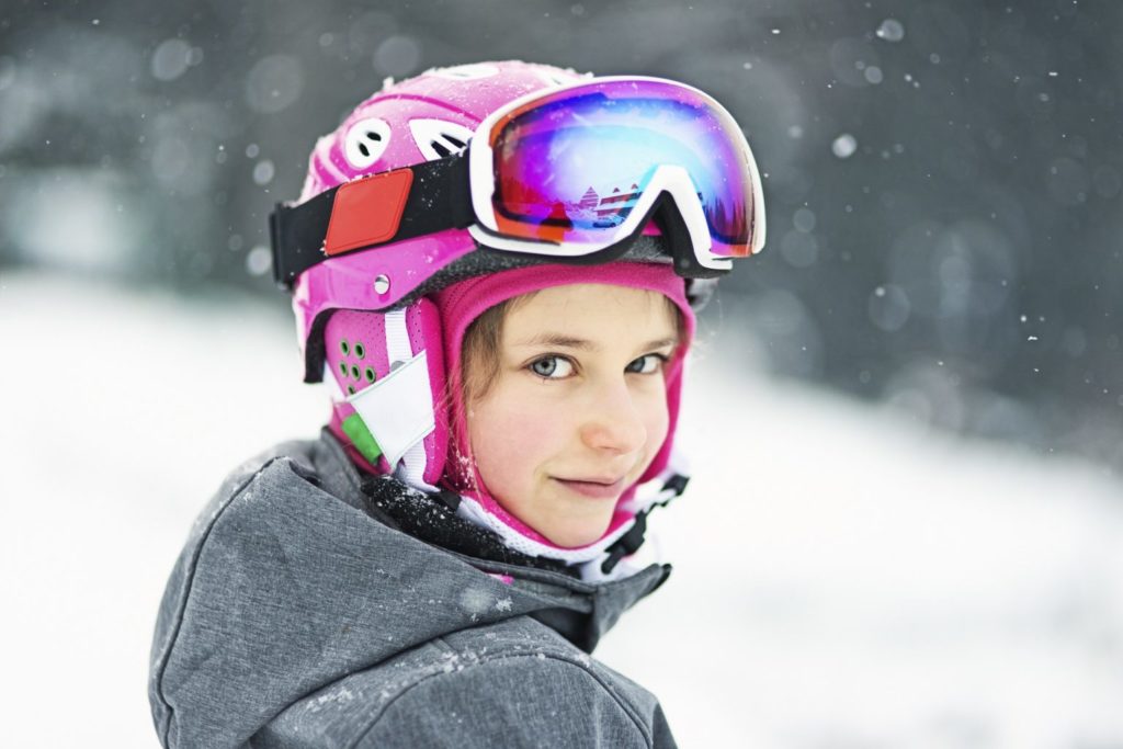 fille faisant du ski genève