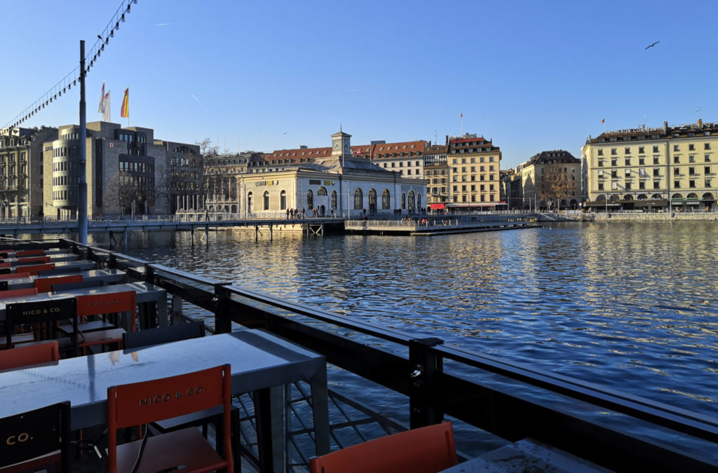 terrasse avec vue sur le pont des machines genève