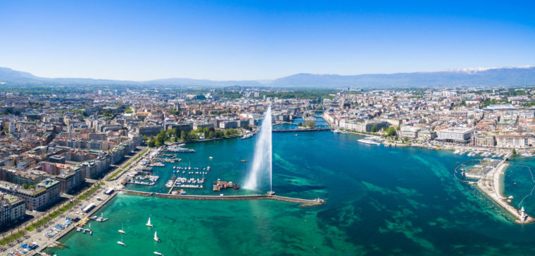 vue aérienne du jet d'eau