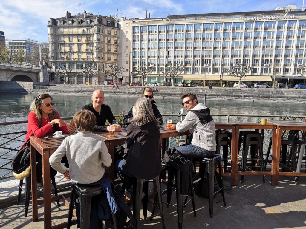 balade au bord du rhone verre en terrasse