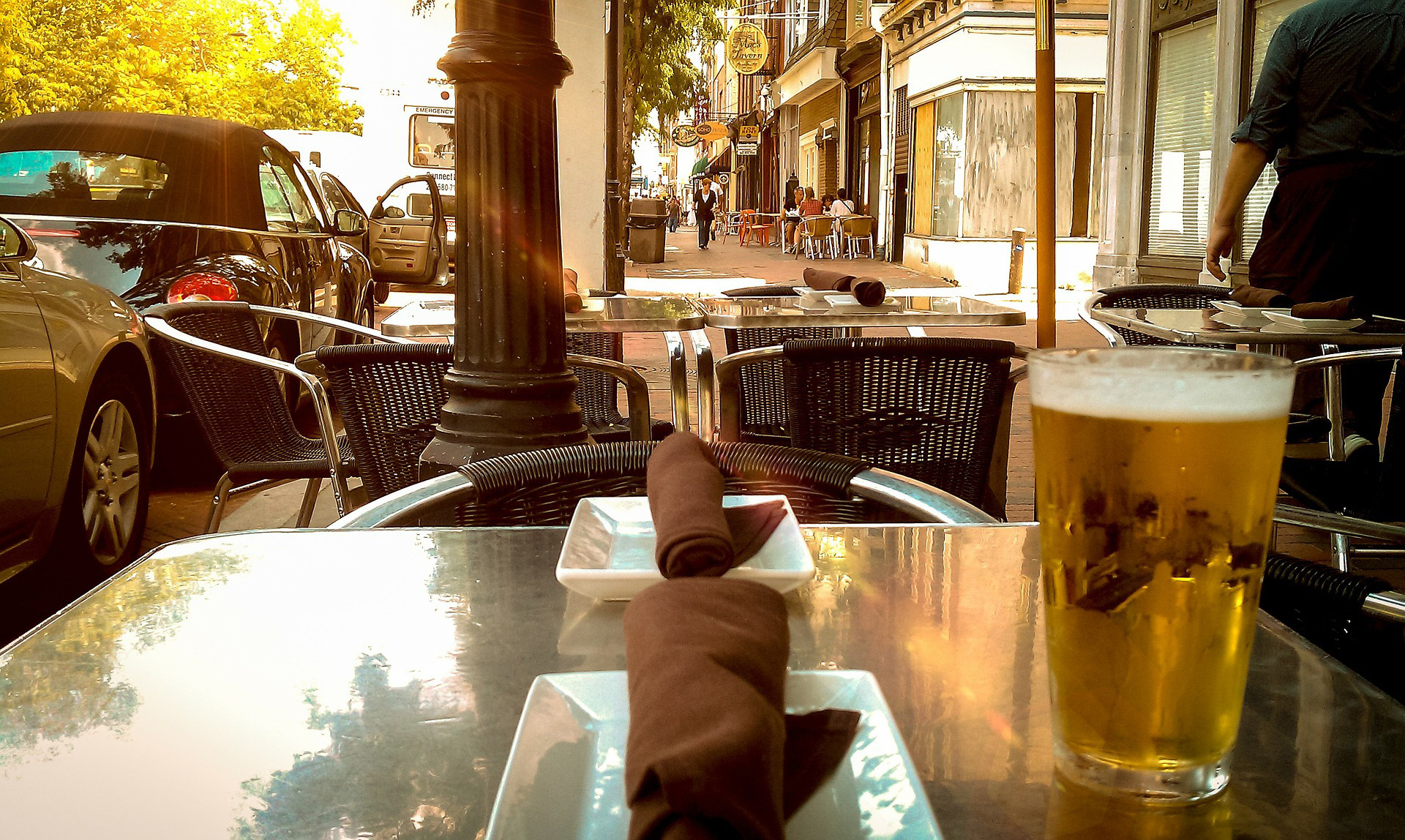 Covid 19 Ouverture des terrasses des bars et restaurants le 19 avril Genève pas cher