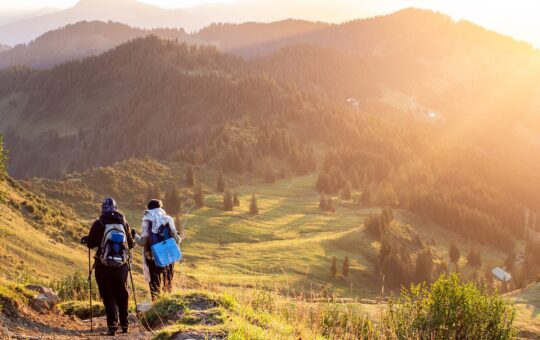 deux randonneurs en montagne