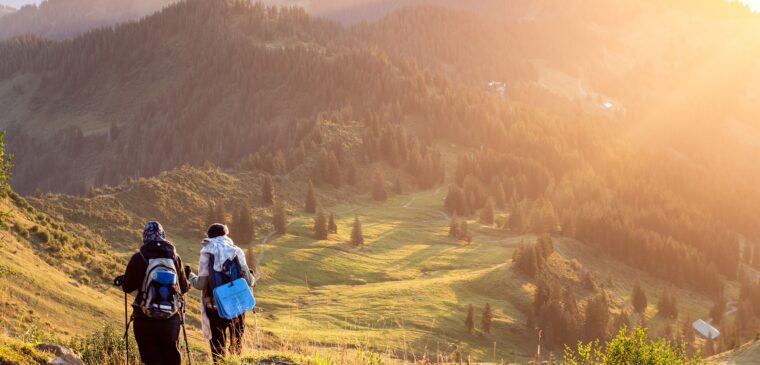 deux randonneurs en montagne