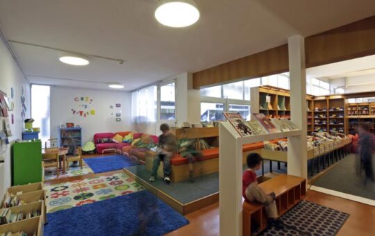 bibliothèque avec enfants