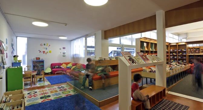 bibliothèque avec enfants