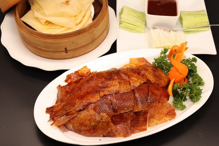 assiette canard laqué et raviolis chinois