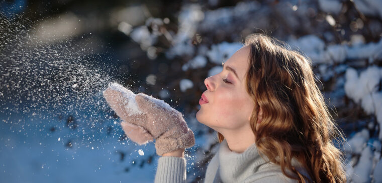 fille dans la neige