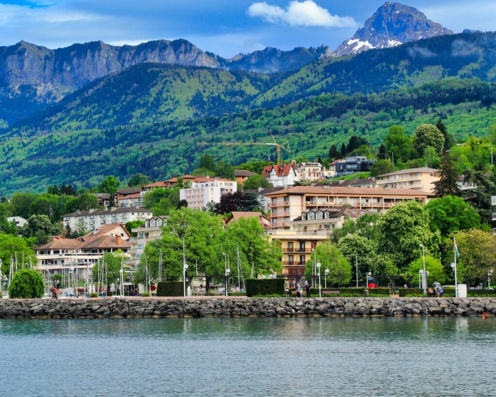 evian vu depuis le lac